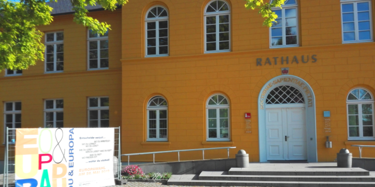 Analoger Wahl-O-Mat zur Europawahl macht Station in Ratzeburg