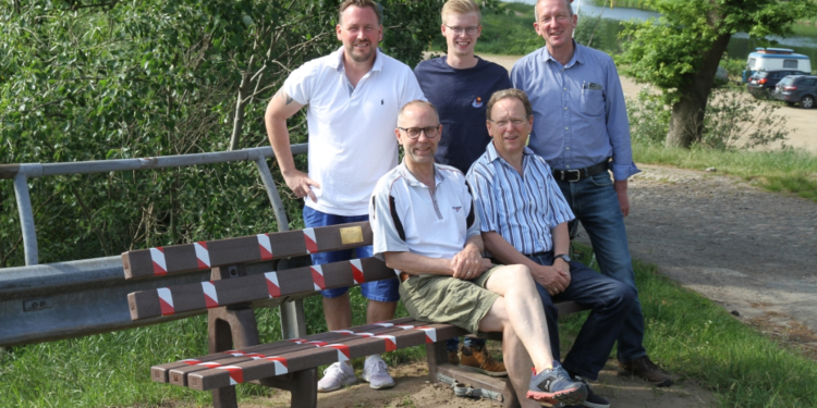 Die nächste Aktive-Bürger-Büchen Bank steht