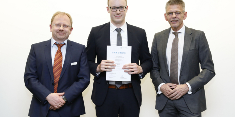 Felix Driemecker für Einser-Abschluss ausgezeichnet