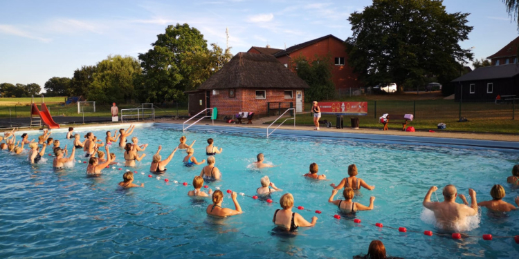 Wassergymnastik im Freibad Steinhorst