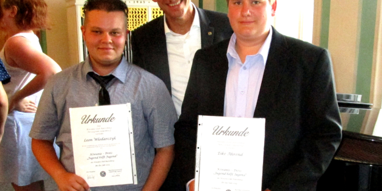Kiwanis Preis ‚Jugend hilft Jugend‘ verliehen