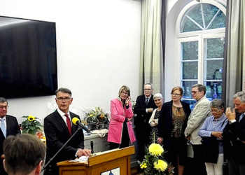 Bürgermeister Rainer Voß nach zwölf Jahren Dienstzeit verabschiedet