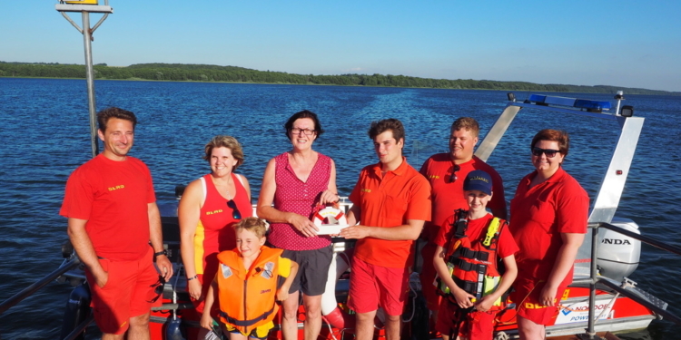 Spendenübergabe an die DLRG Groß Sarau