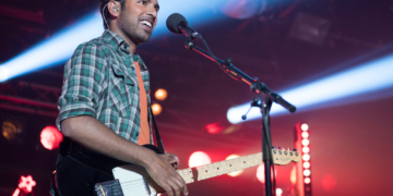 Norddeutsche Freiluftkino: ‚Ein Becken voller Männer‘ am Wasser und ‚Yesterday‘ im Wasser