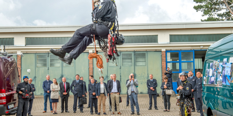Die Bundespolizeiabteilung Ratzeburg begrüßt Mitglieder des Bundestages und des Schleswig-Holsteinischen Landtages