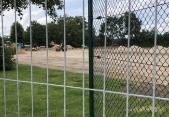 Krummesser Kunstrasen bekommt Kork als Füllstoff