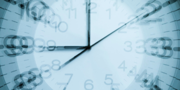 Umsonst-Arbeit: Beschäftigte im Kreis Herzogtum Lauenburg machten 1,2 Millionen unbezahlte Überstunden