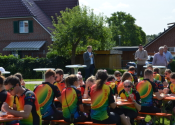 Regenbogenfahrt der Deutschen Kinderkrebsstiftung macht Halt im Kreis Herzogtum Lauenburg
