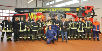 30 neue Trainingsanzüge für die Ratzeburger Feuerwehr