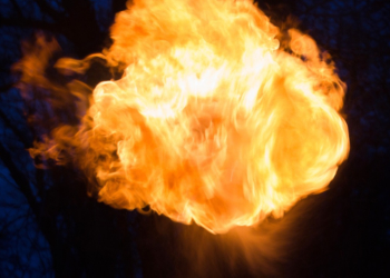 Feuer und Flamme am See Kühsen