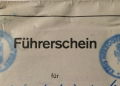 Goldener Führerschein am Band für 50 Jahre unfallfreies Autofahren?