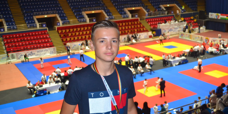 Ben-Ole Pütz holt die Bronzemedaille beim World Cup im Ju-Jutsu Fighting
