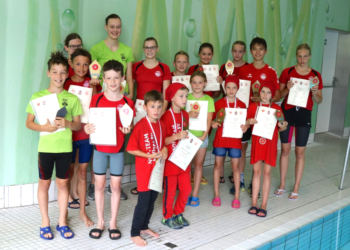 Die Kreistitel erschwimmen sich Celina Kühne und Noah Rühe