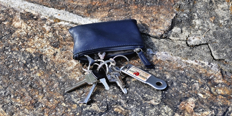 Professionelles Team hilft Ihnen beim Schlosswechseln