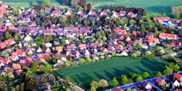 Streit um Wohnbauprojekt ‚Seedorfer Straße‘: Anwohner prüfen rechtliche Schritte