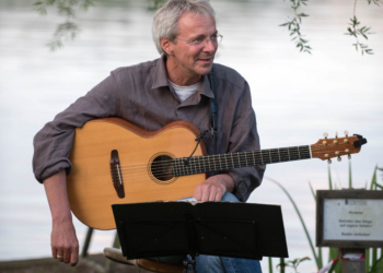 Finger Style und Gesang