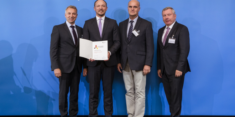 Förderurkunde des Bundesprogramms Nationale Projekte des Städtebaus zur Sanierung der Ratzeburger Domhalbinsel überreicht