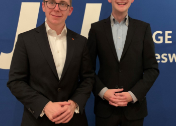 100 Gäste bei JU-Spanferkelessen mit Philipp Amthor