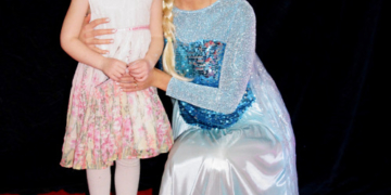 Eiskönigin Elsa kommt persönlich ins Burgtheater Ratzeburg!