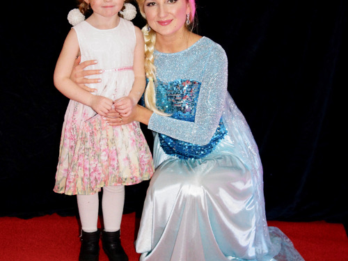 Eiskönigin Elsa kommt persönlich ins Burgtheater Ratzeburg!