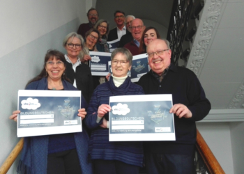 Förderverein der Ratzeburger Volkshochschule präsentiert die Geschenkidee des ‚Bildungsgutscheins‘