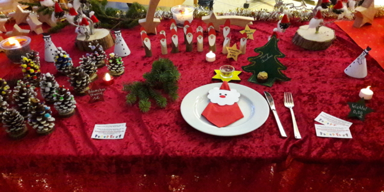 Erster Adventskaffee der Offenen Ganztagsangebote Mölln mit Basar in der Grundschule Tanneck