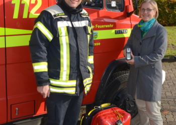 FDP Nusse spendet Gaswarngeräte für die Feuerwehr