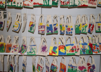 Durch Kinderhand erblüht das Land