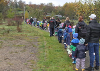 Durch Kinderhand erblüht das Land