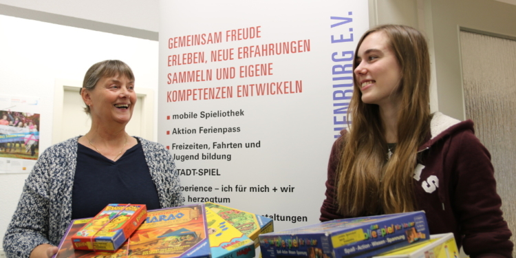 Noch einmal in diesem Jahr bei der mobilen Spieliothek vorbeischauen