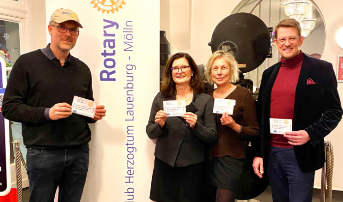 2019, Nikolaus bringt Kinokarten MG_8776