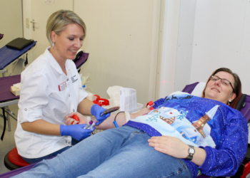 DRK-Blutspende in Schwarzenbek: Engagierte Lebensretter sichern Blutversorgung auch an Feiertagen