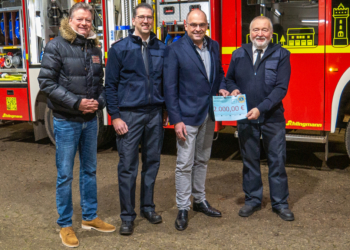 Schöne Spende für die Freiwillige Feuerwehr Aumühle