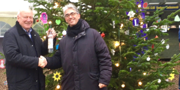 Der Lions Club Hamburg – Sachsenwald auf dem Aumühler Weinachtsmarkt