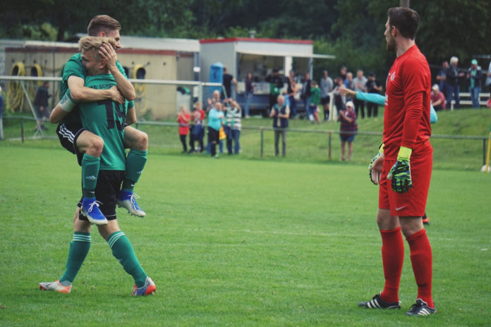 SC Schwarzenbek Torjubel Florian Leibold