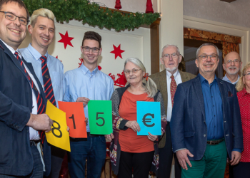 Ratzeburger DLRG nahm Erlös aus Pflanzenflohmarkt entgegen