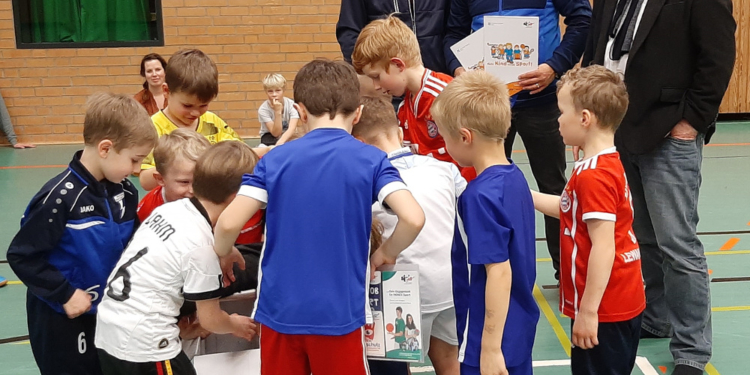 Breitenfelder Sportverein erhält Starter-Paket der Initiative ‚Kein Kind ohne Sport!‘