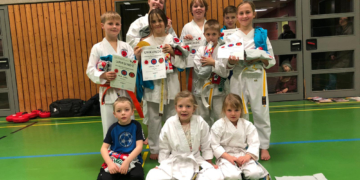 RSV-Karate: Guter Start ins neue Jahr mit Sportabzeichen, Pokalen und neuen Gürteln