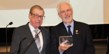 Ratzeburgs erster Holo-Löwe geht an Professor Dr. Frank T. König