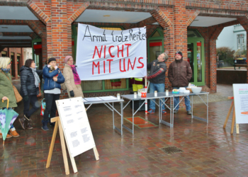 Mahnwache ‚Fridays gegen Altersarmut‘ in Mölln
