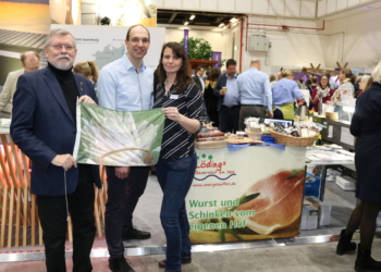 Spargelregatta präsentierte sich auf der Reisemesse in Hamburg