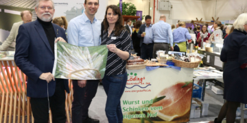 Spargelregatta präsentierte sich auf der Reisemesse in Hamburg