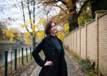 Anne Weiss liest aus ‚Mein Leben in drei Kisten‘