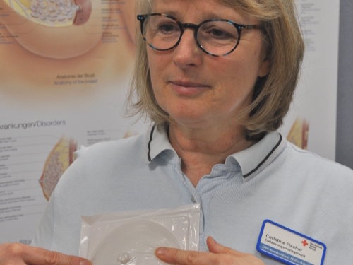 Brust-Selbstuntersuchung kann Leben retten