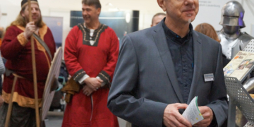 ‚Europas Sterne funkeln über dem Kreis‘ – Frank Düwel stellt in Hamburg KuSo-Flyer vor