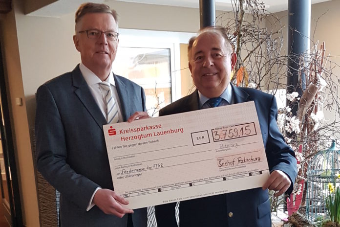 Charity Dinner Scheck Rz 2020