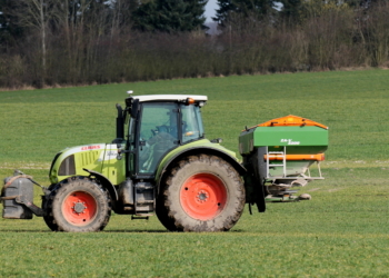Besondere Zeiten: statt ‚Abiturprüfungen‘ mithelfen auf dem elterlichen Betrieb.