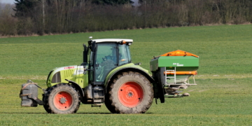 Besondere Zeiten: statt ‚Abiturprüfungen‘ mithelfen auf dem elterlichen Betrieb.