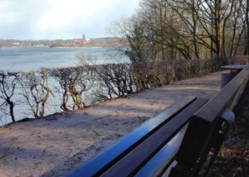 Ein Postkartenblick vom St. Georgsberg auf die Ratzeburger Insel zum Genießen