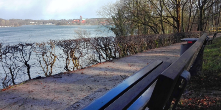 Ein Postkartenblick vom St. Georgsberg auf die Ratzeburger Insel zum Genießen